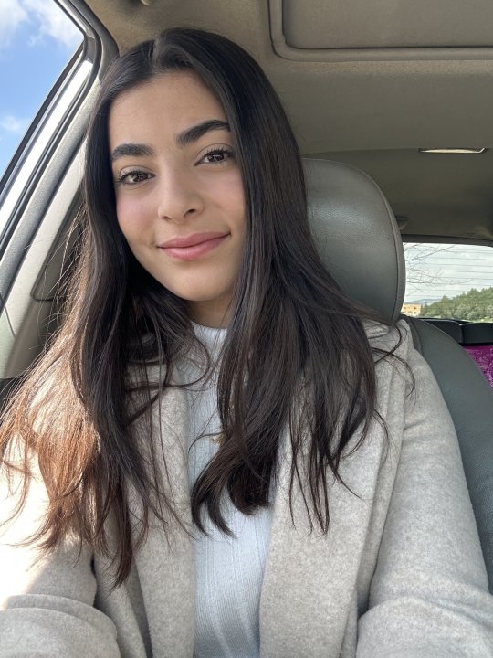 Salloom Dina - Anglais, Biologie, Chimie tutor