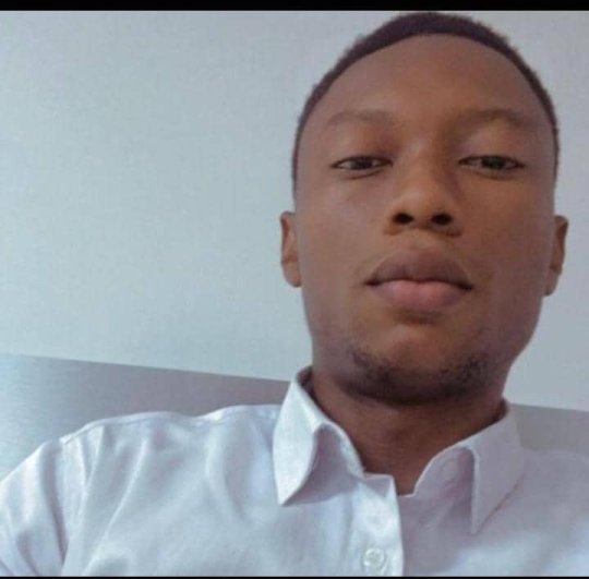 Laoye Adefioye - Biologie, Histoire, Football tutor