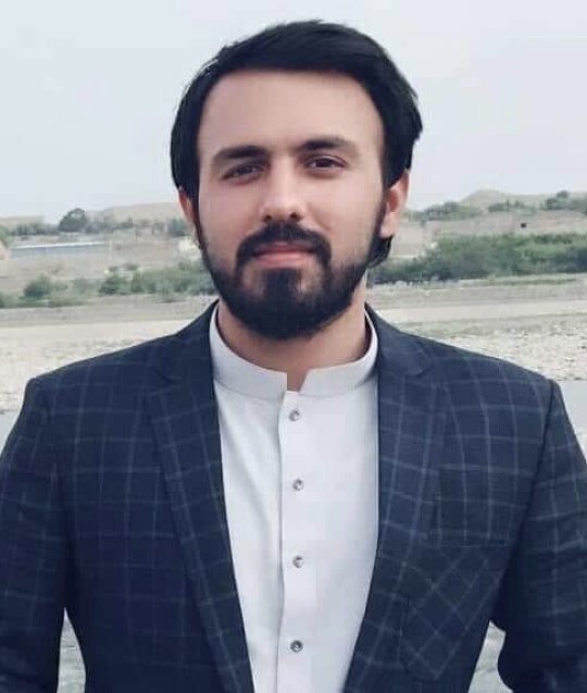 Ullah Ahmadzai Safee - Mathématiques, Physique, Anglais tutor