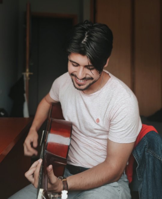 Emanuel Zenha de Oliveira Igor - Chimie, Physique, Guitare tutor