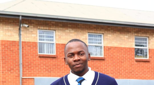 Mbulawa Lusekho - Anglais, Football tutor