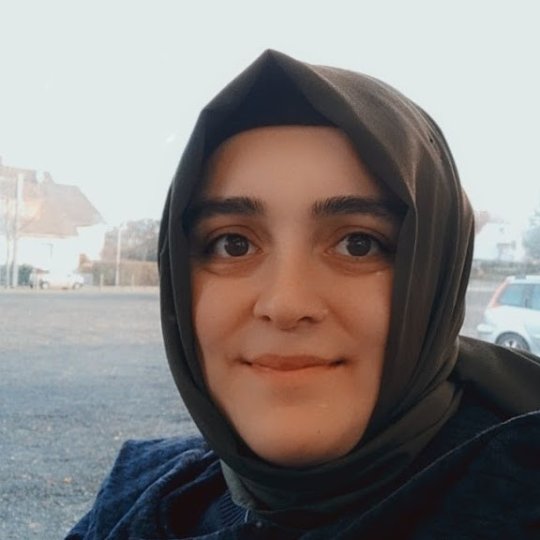 Gürsoy Hatice - Anglais, Allemand tutor